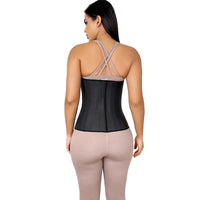 Femme vue de dos portant un Corset Latex Amincissant noir ajusté pour affiner la taille et améliorer la silhouette.