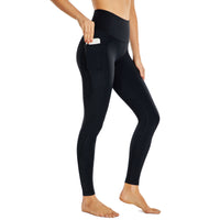 Femme qui porte un Legging gainant taille haute fitness