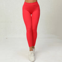 Legging Bresilien Anti Cellulite rouge porté, offrant confort, maintien et effet amincissant pour une silhouette sublimée.