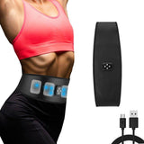 Femme qui utilise une ceinture de tonification