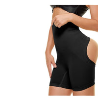 Femme qui porte une gaine push up