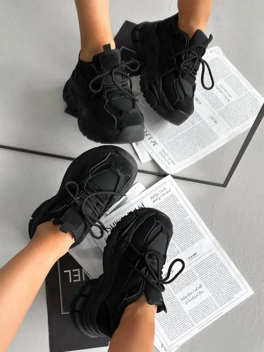 Baskets plateforme noires chunky design futuriste