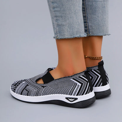 Sneakers femme slip-on maille motif géométrique noir blanc 6