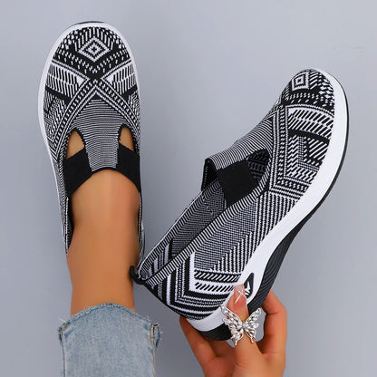 Sneakers femme slip-on maille motif géométrique noir blanc
