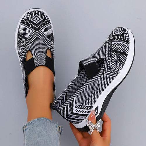 Sneakers femme slip-on maille motif géométrique noir blanc