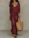 Ensemble femme pull col V et jupe satin fluide – Rouge Vin