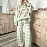 Ensemble femme rayé sweat large et pantalon ample 2