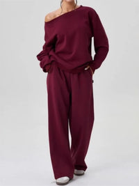 Ensemble femme sweat épaule dénudée et pantalon ample – Bordeaux