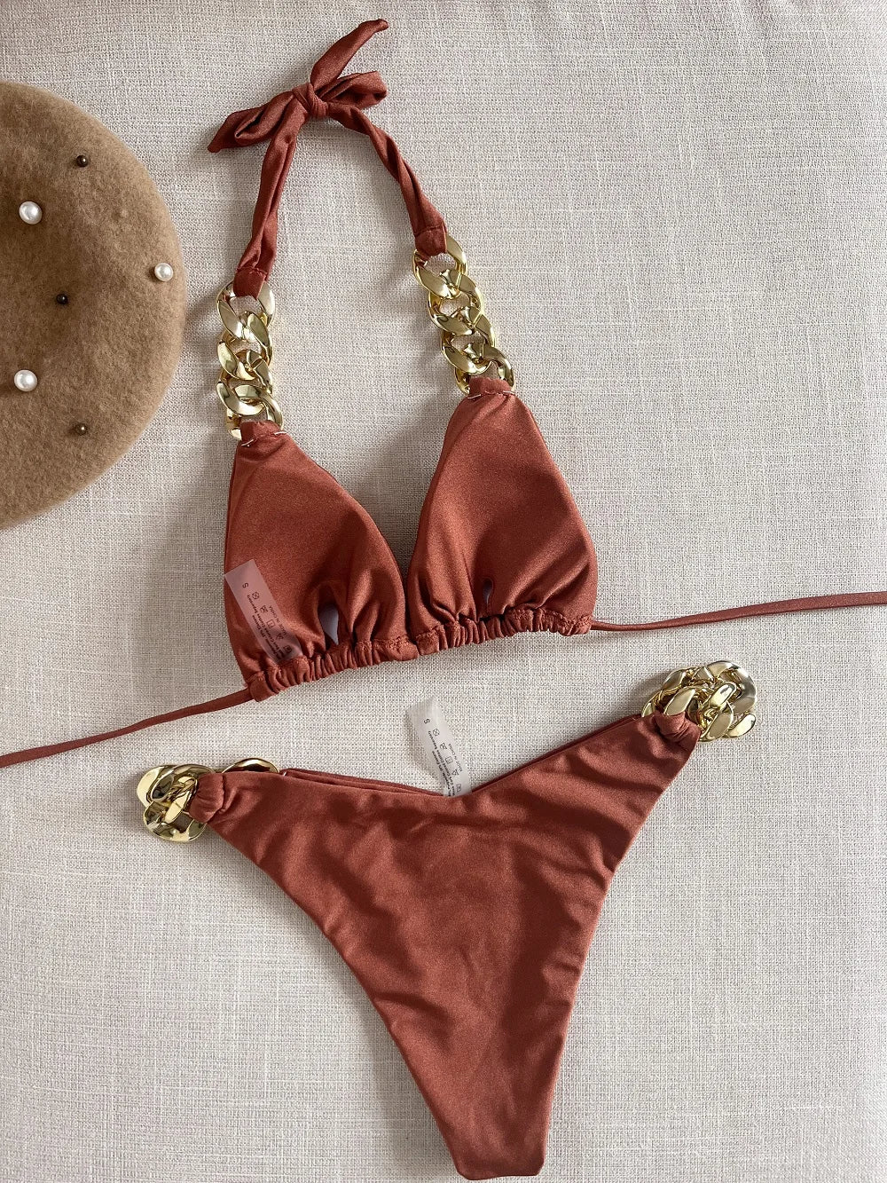 Bikini Triangle à Nouer Autour du Cou Orné de Chaîne Femme