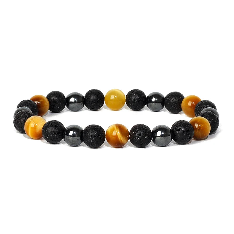 Bracelet magnetique amincissant avec perles en oeil de tigre, hematite et pierre de lave noire sur fond blanc