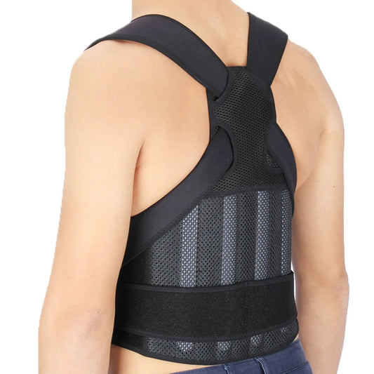 Corset Redresseur de Dos porté, soutien dorsal et postural avec matériau léger et respirant pour confort quotidien.