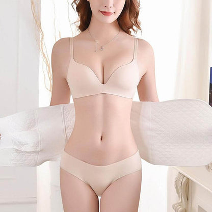 femme qui met une ceinture post partum