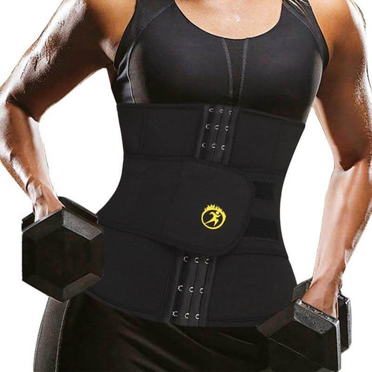 femme qui porte une ceinture neoprene